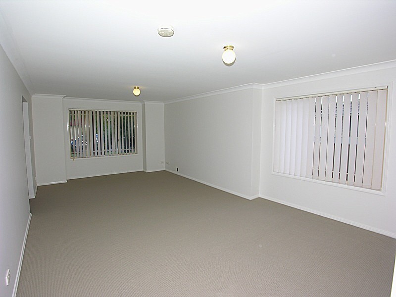 25 Lorraine Avenue, Berkeley Vale NSW 2261