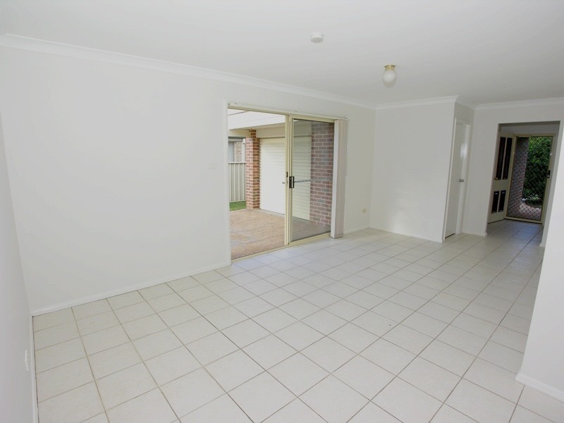 25 Lorraine Avenue, Berkeley Vale NSW 2261