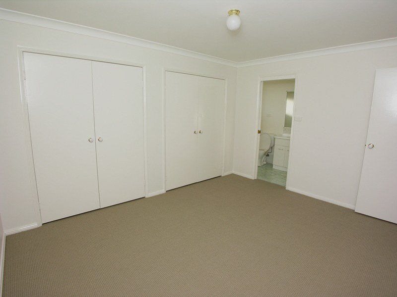 25 Lorraine Avenue, Berkeley Vale NSW 2261