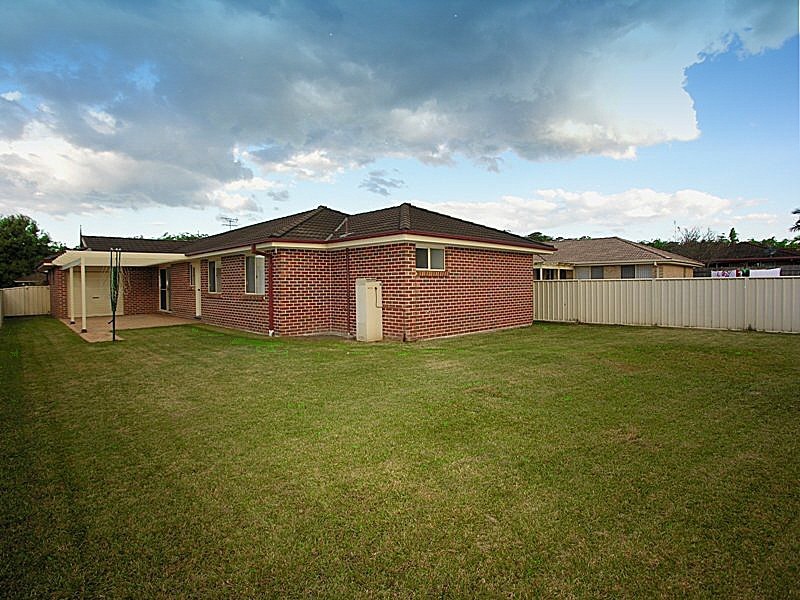 25 Lorraine Avenue, Berkeley Vale NSW 2261