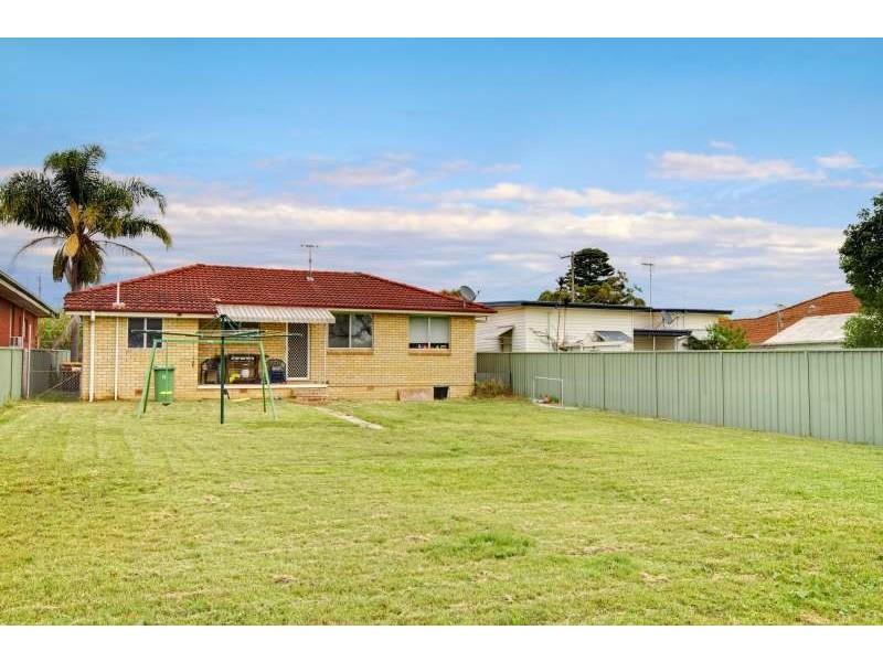 54 Hammond Road, Toukley NSW 2263