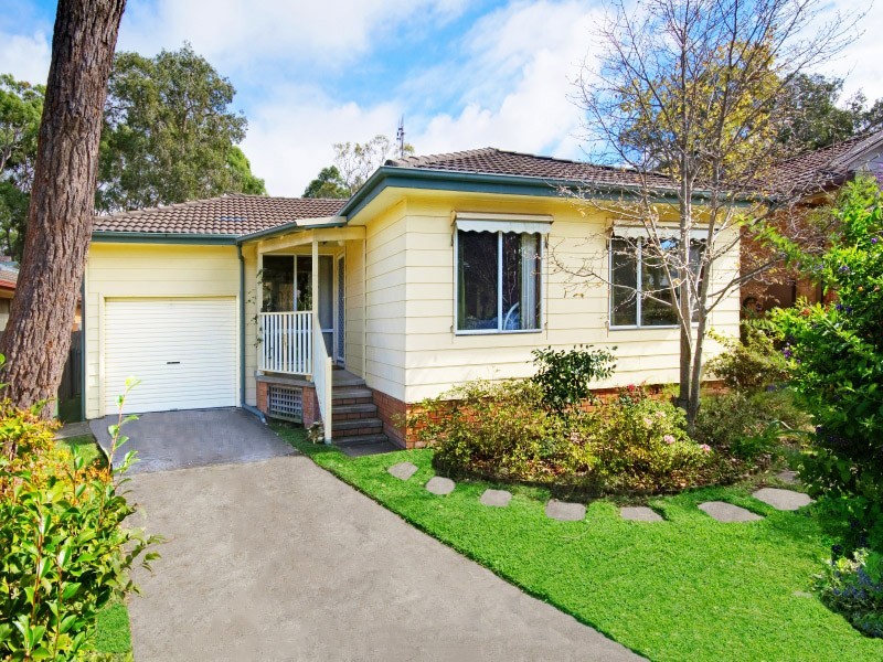 18 Queens Road, Lake Munmorah NSW 2259