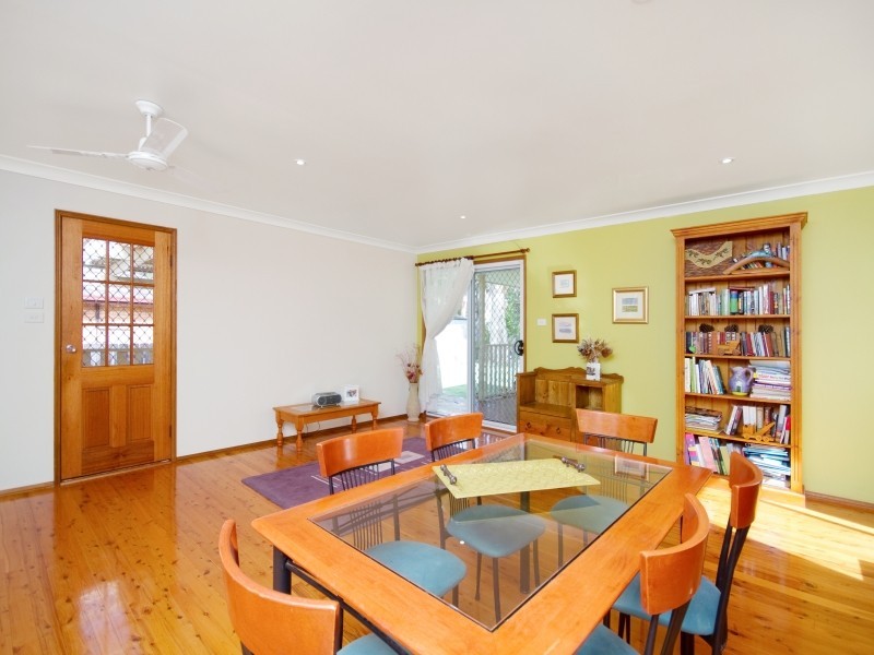 18 Queens Road, Lake Munmorah NSW 2259