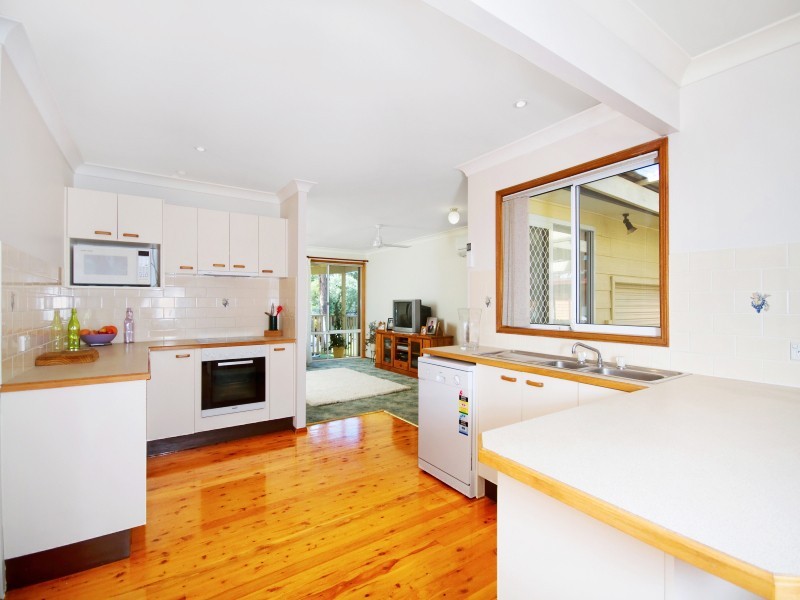 18 Queens Road, Lake Munmorah NSW 2259
