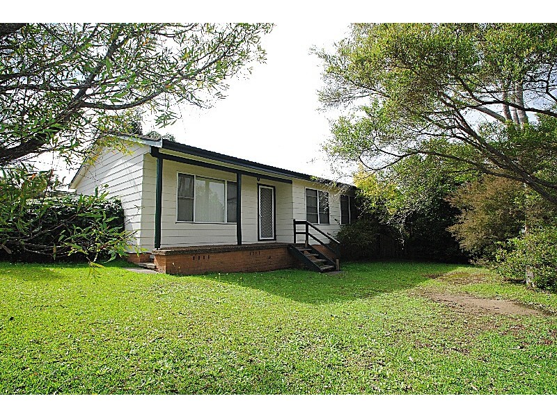 17 Sylvia Avenue, Gorokan NSW 2263