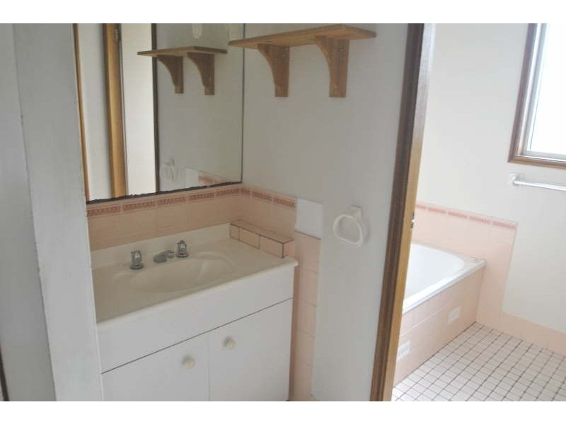 17 Sylvia Avenue, Gorokan NSW 2263