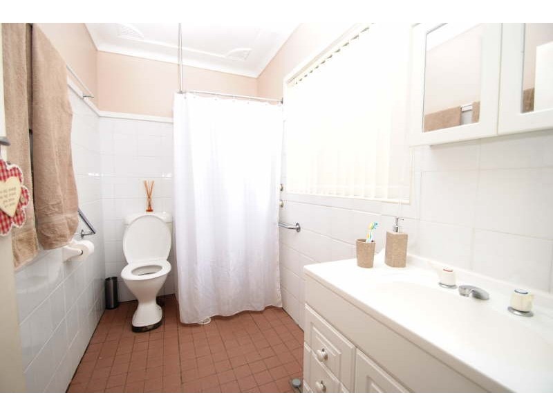 15 Howelston Road, Gorokan NSW 2263