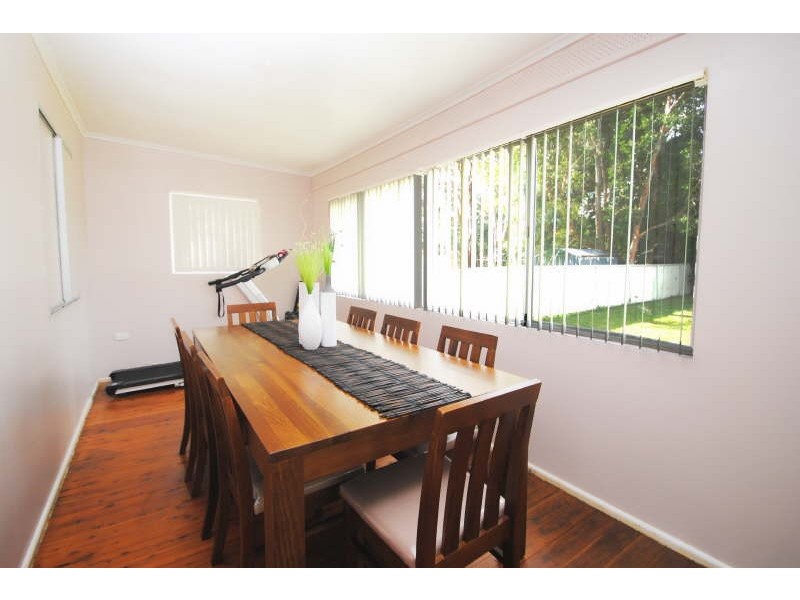 15 Howelston Road, Gorokan NSW 2263
