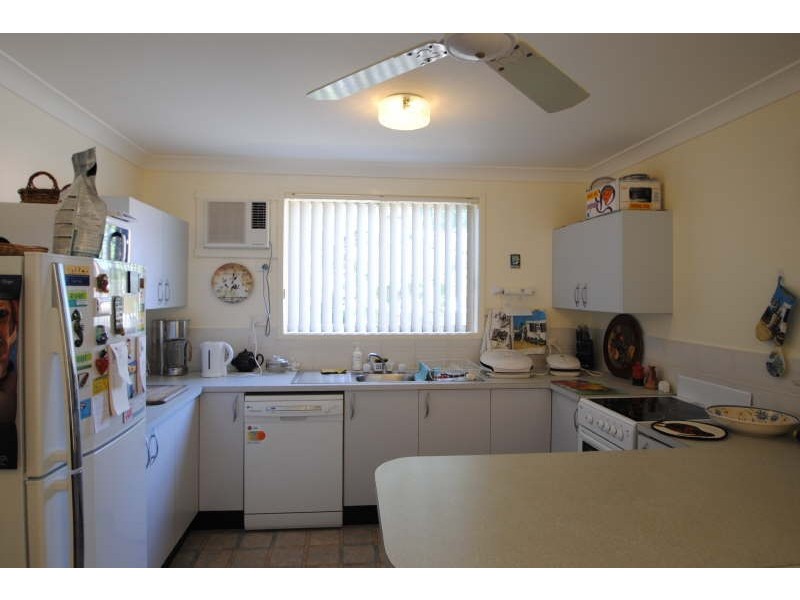 1/5 Lake Street, Budgewoi NSW 2262