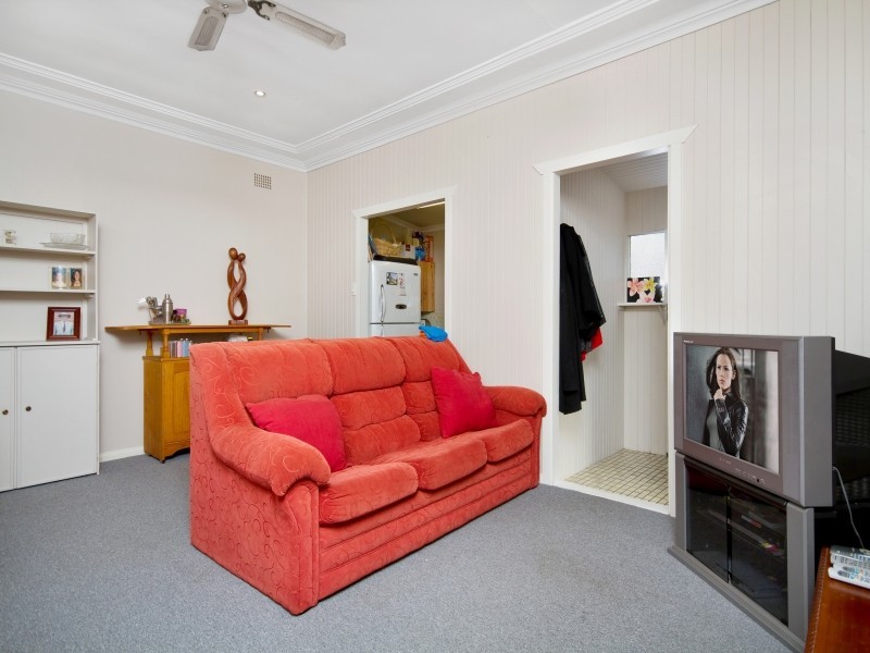8 Lakeview Street, Toukley NSW 2263
