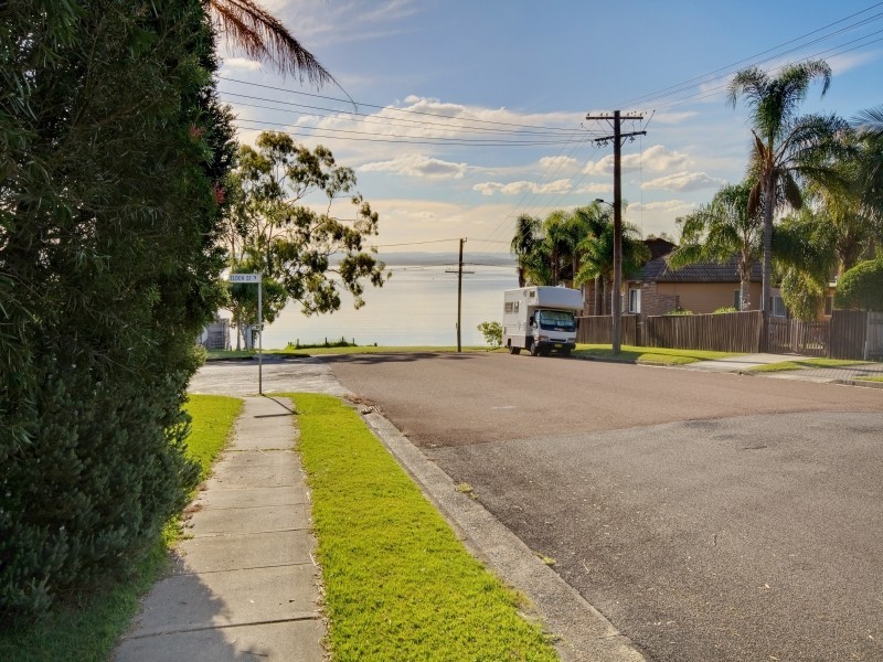 8 Lakeview Street, Toukley NSW 2263