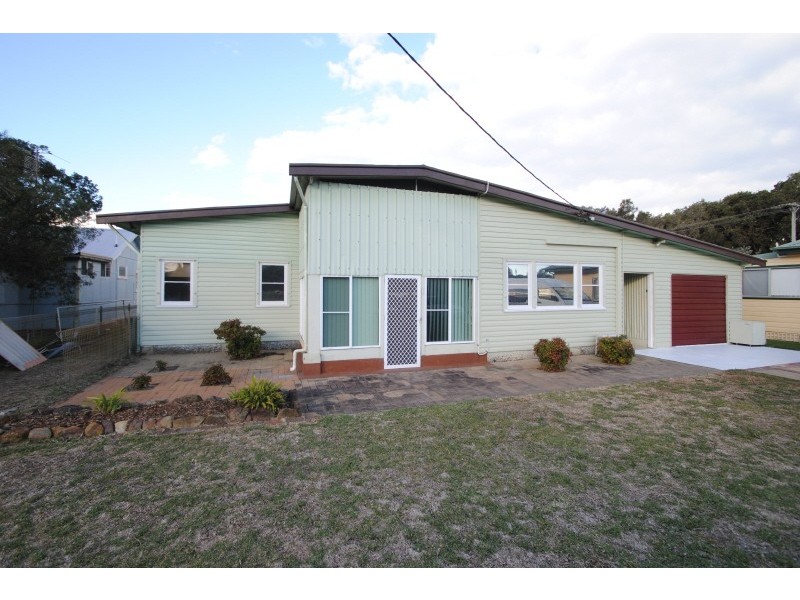 4 Ourringo Street, Budgewoi NSW 2262