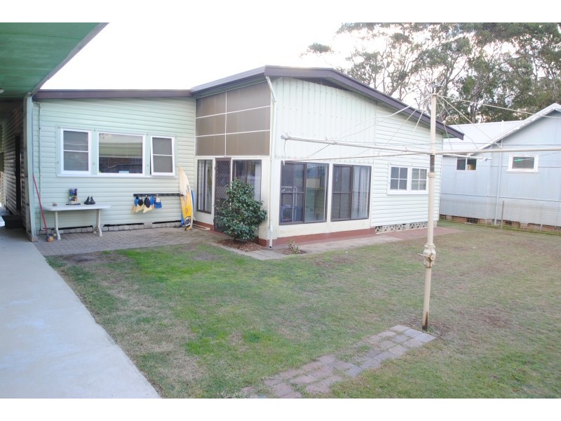 4 Ourringo Street, Budgewoi NSW 2262
