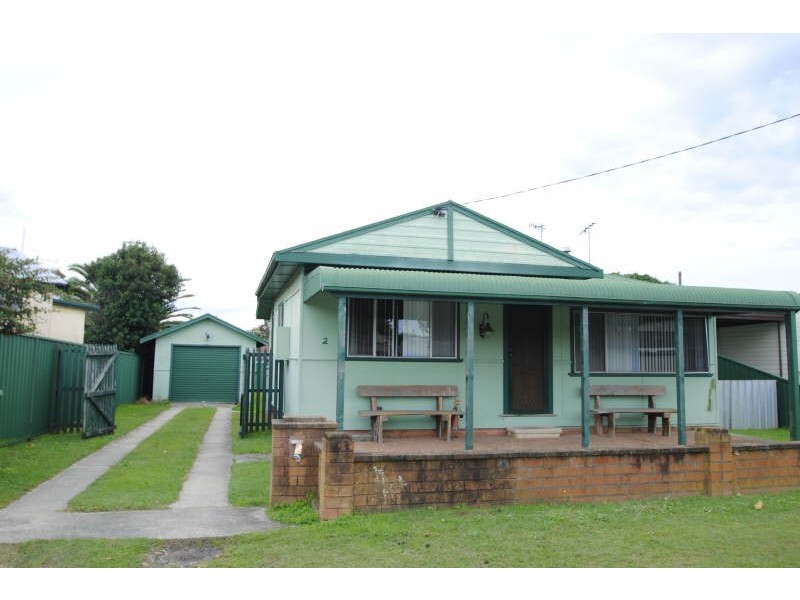 2 Barnard Crescent, Toukley NSW 2263