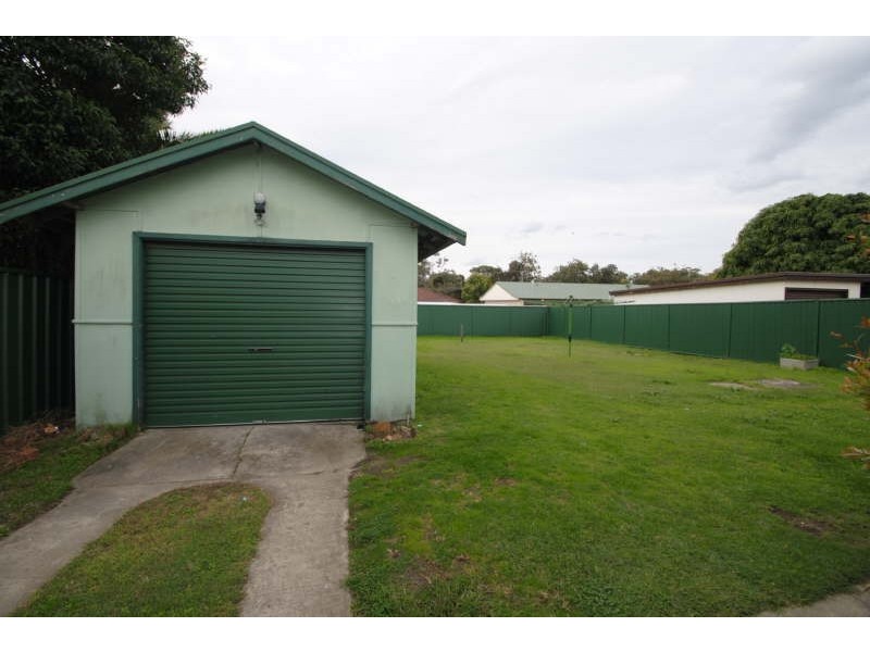 2 Barnard Crescent, Toukley NSW 2263