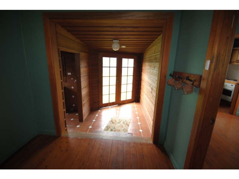 2 Barnard Crescent, Toukley NSW 2263