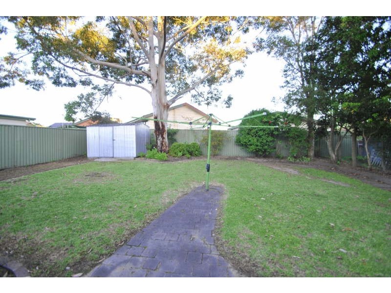 11 Walu Avenue, Budgewoi NSW 2262