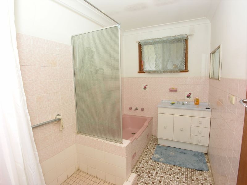 5 Shortland Avenue, Killarney Vale NSW 2261