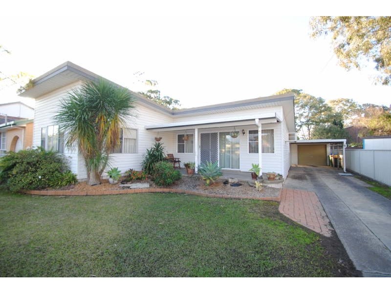 1 Avonlea Avenue, Gorokan NSW 2263