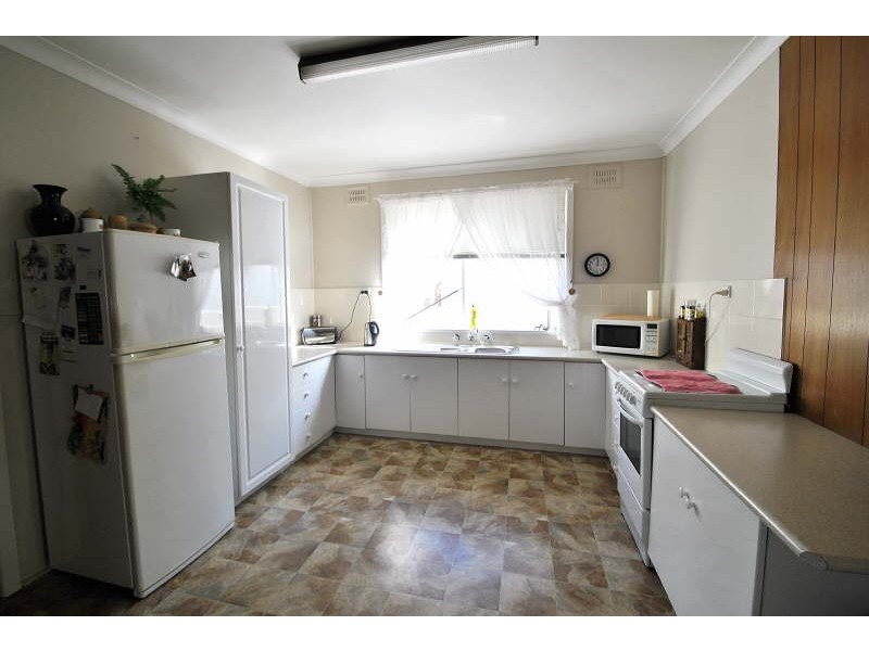 1 Avonlea Avenue, Gorokan NSW 2263