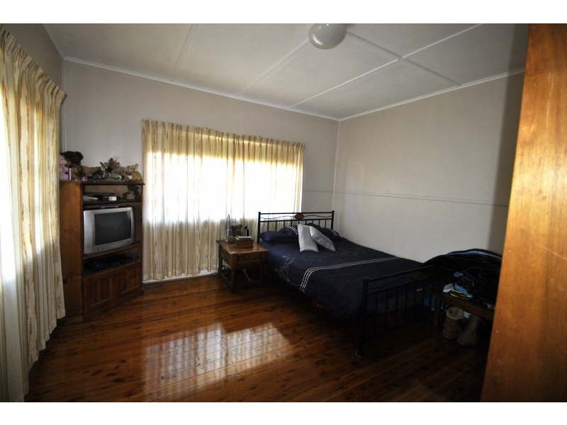 1 Avonlea Avenue, Gorokan NSW 2263