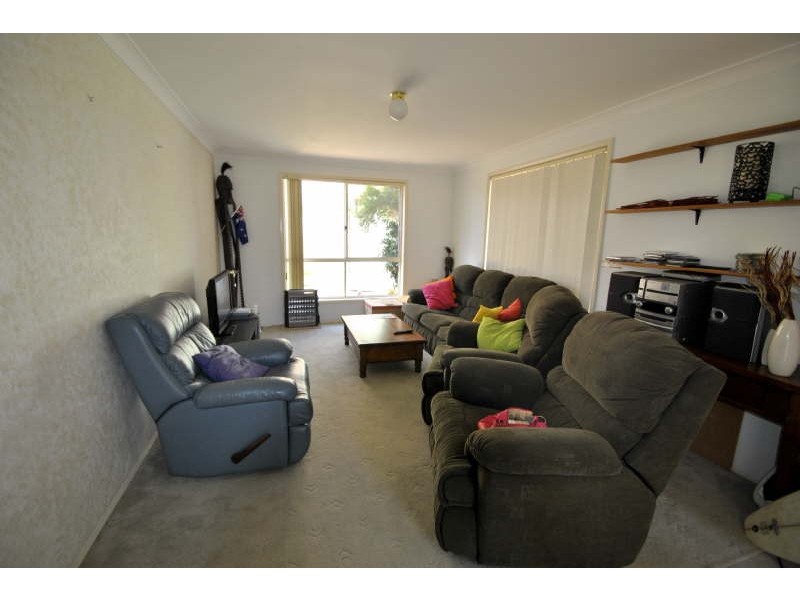 2/16 Holmes Avenue, Toukley NSW 2263