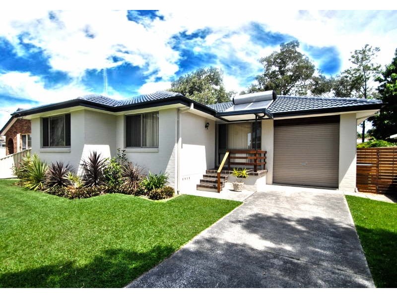 13 Fourth Avenue, Toukley NSW 2263