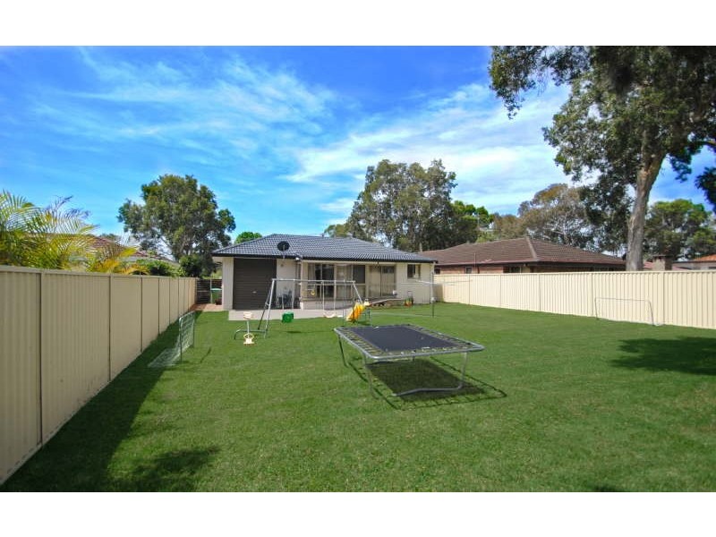 13 Fourth Avenue, Toukley NSW 2263