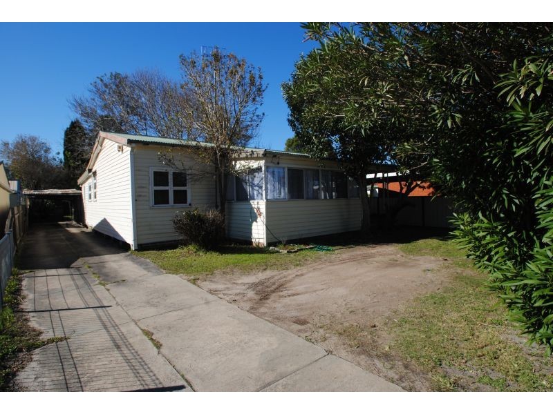 40 Moss Avenue, Toukley NSW 2263