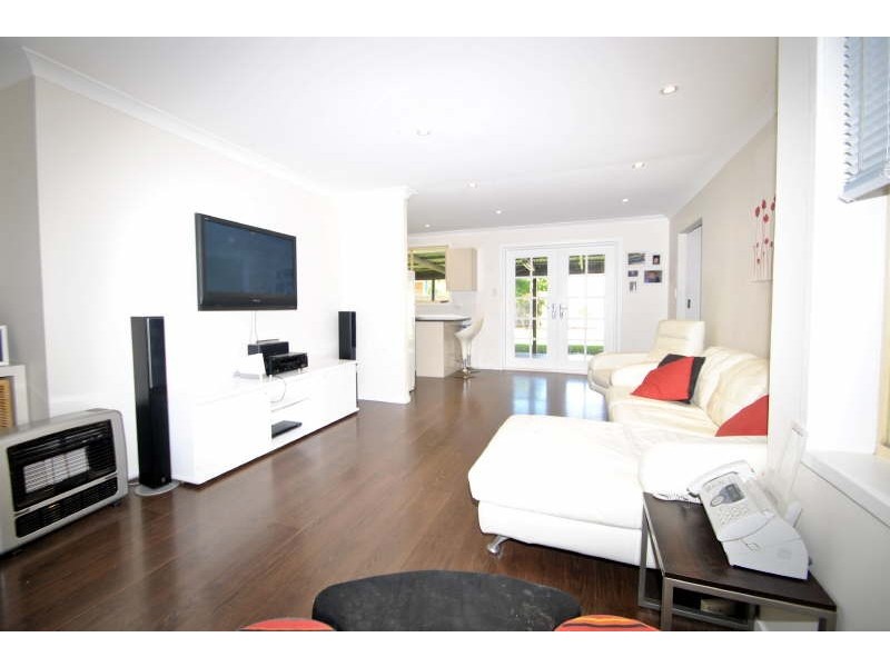 33 Debra Anne Drive, Bateau Bay NSW 2261