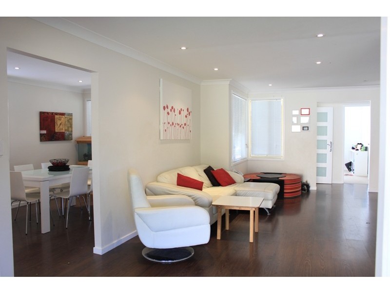 33 Debra Anne Drive, Bateau Bay NSW 2261