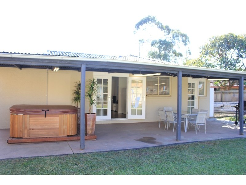 33 Debra Anne Drive, Bateau Bay NSW 2261