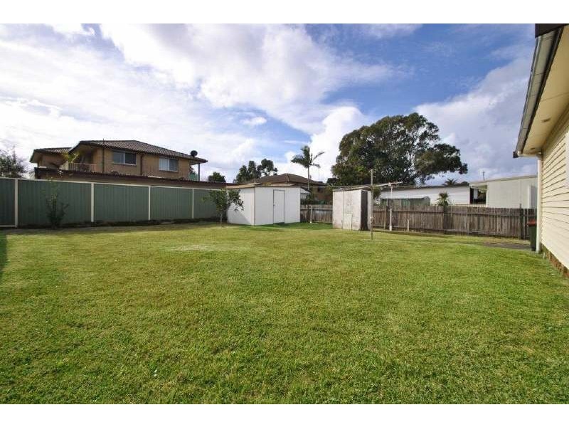 30 First Avenue, Toukley NSW 2263