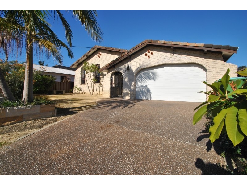 11 Ashton Avenue, The Entrance NSW 2261