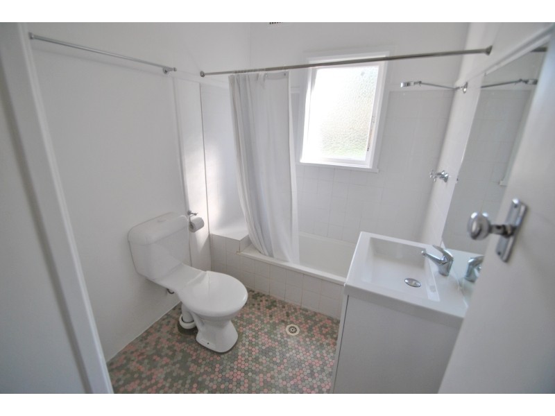 90 Sunrise Avenue, Halekulani NSW 2262