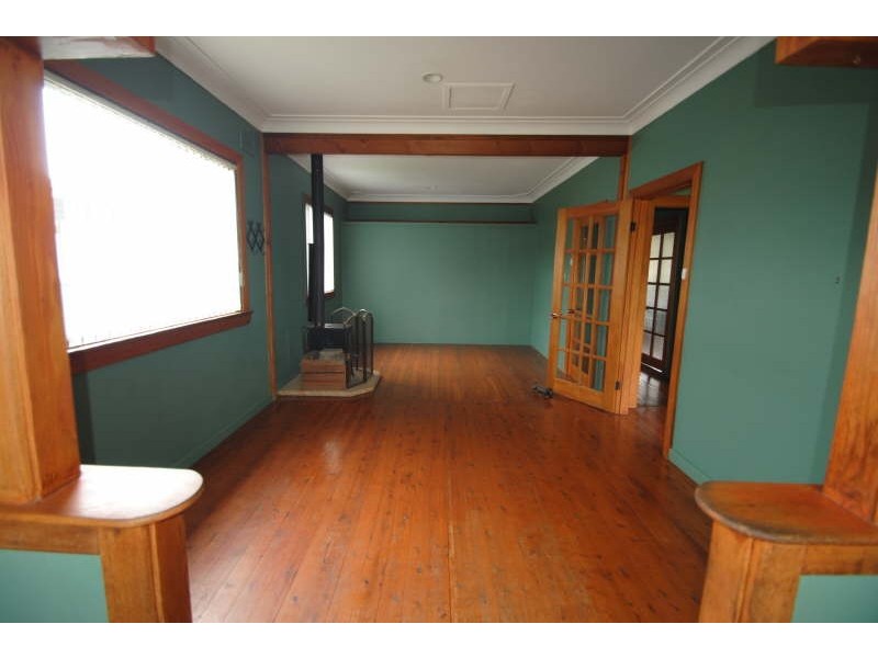 2 Barnard Crescent, Toukley NSW 2263