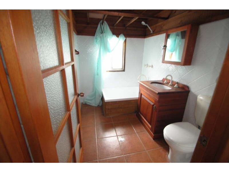 2 Barnard Crescent, Toukley NSW 2263