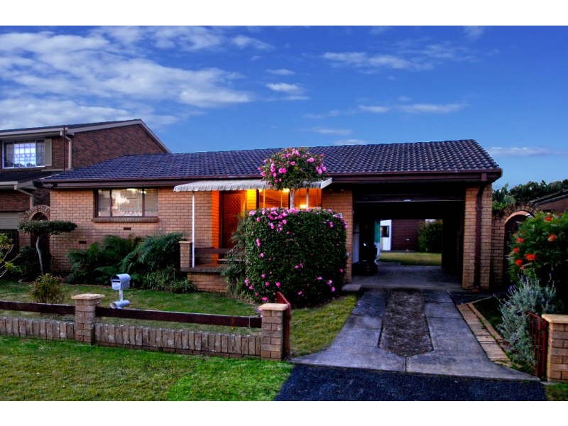24 Seventh Ave, Toukley NSW 2263