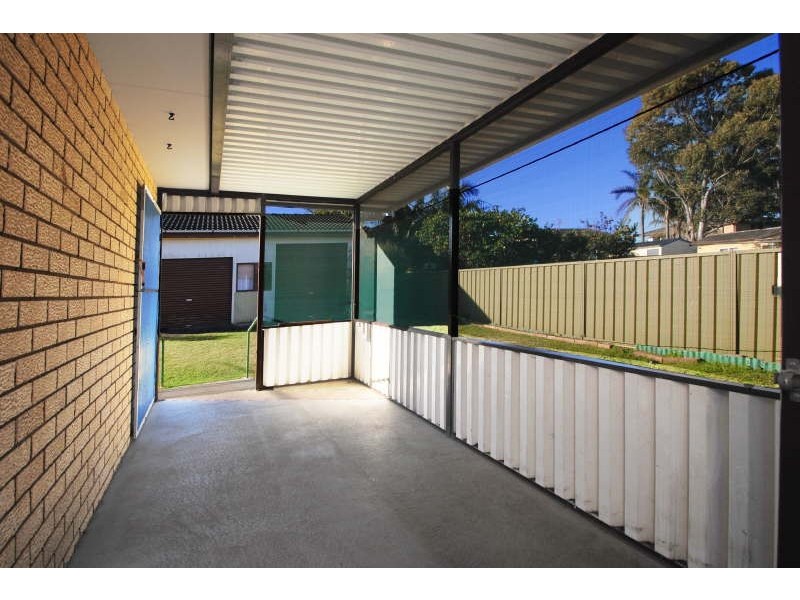24 Seventh Ave, Toukley NSW 2263