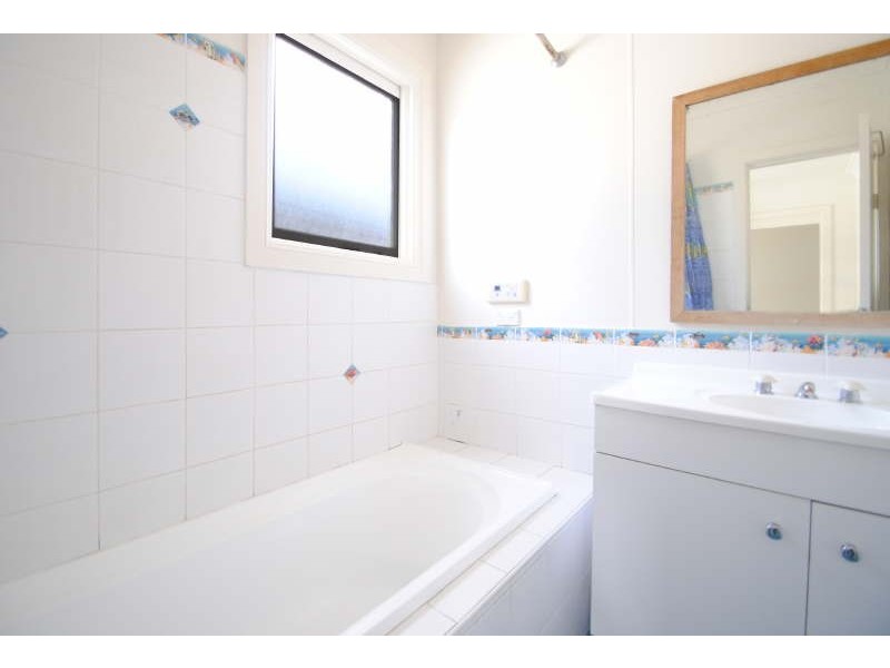 79 Robson Avenue, Gorokan NSW 2263