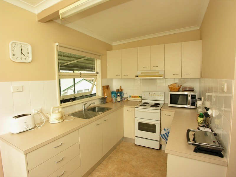 40 South Street, Killarney Vale NSW 2261