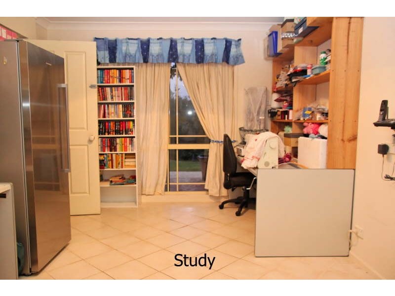 3 Iain Close, Hamlyn Terrace NSW 2259