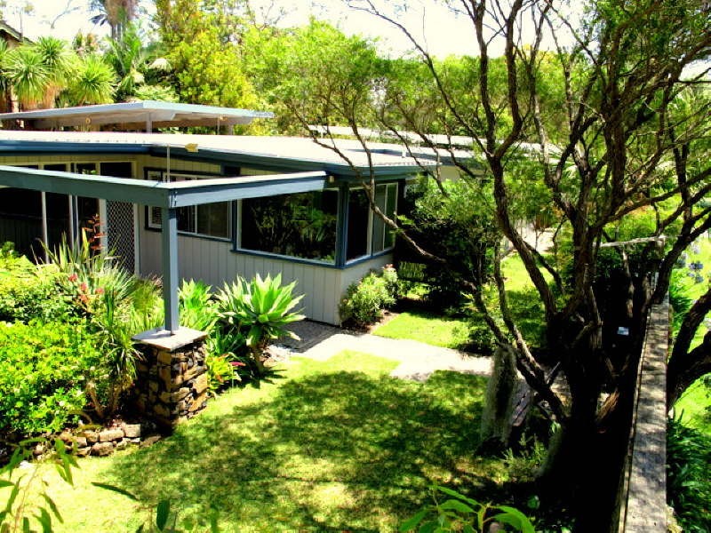 64 Sunrise Avenue, Budgewoi NSW 2262