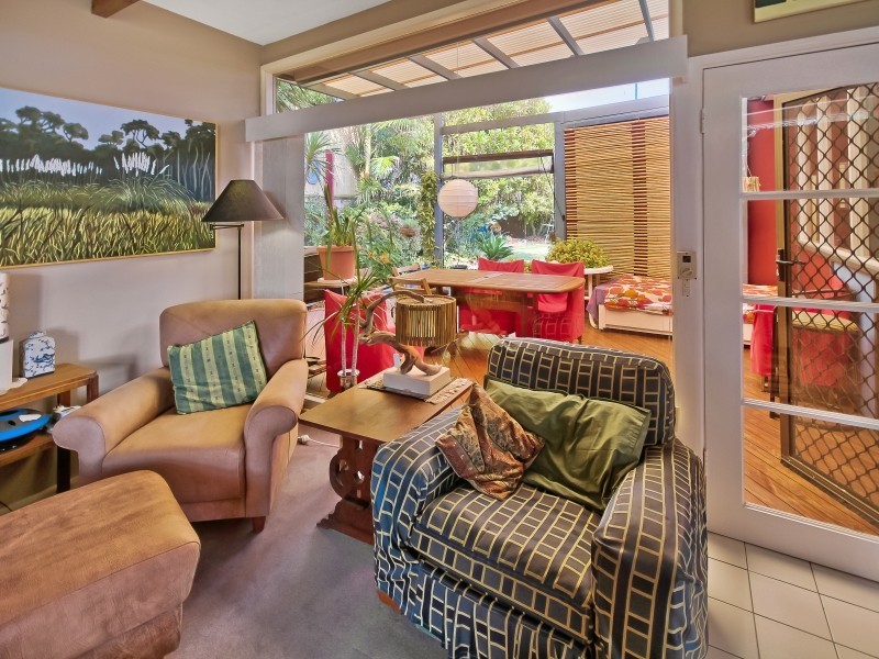 64 Sunrise Avenue, Budgewoi NSW 2262