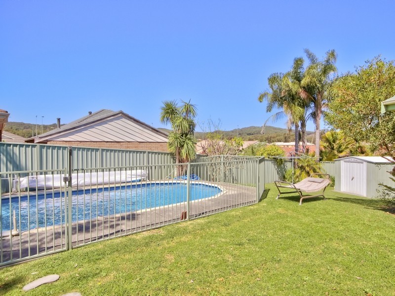 79 Lancaster Parade, Bateau Bay NSW 2261