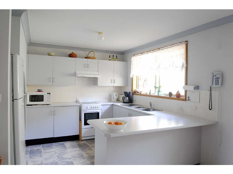 18A Twin Lakes Drive, Lake Haven NSW 2263