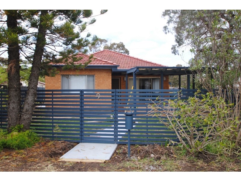 9 Hume Blvd, Killarney Vale NSW 2261