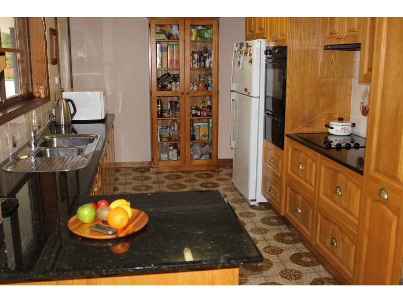 2 Gleddon Avenue, Gorokan NSW 2263