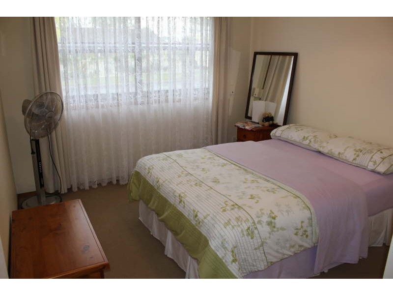 2 Gleddon Avenue, Gorokan NSW 2263