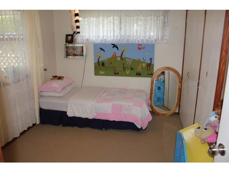 2 Gleddon Avenue, Gorokan NSW 2263